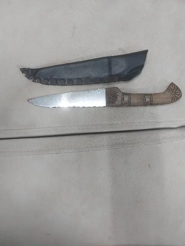 چاقو|کلکسیون اشیاء عتیقه|ورامین, ورامین|دیوار