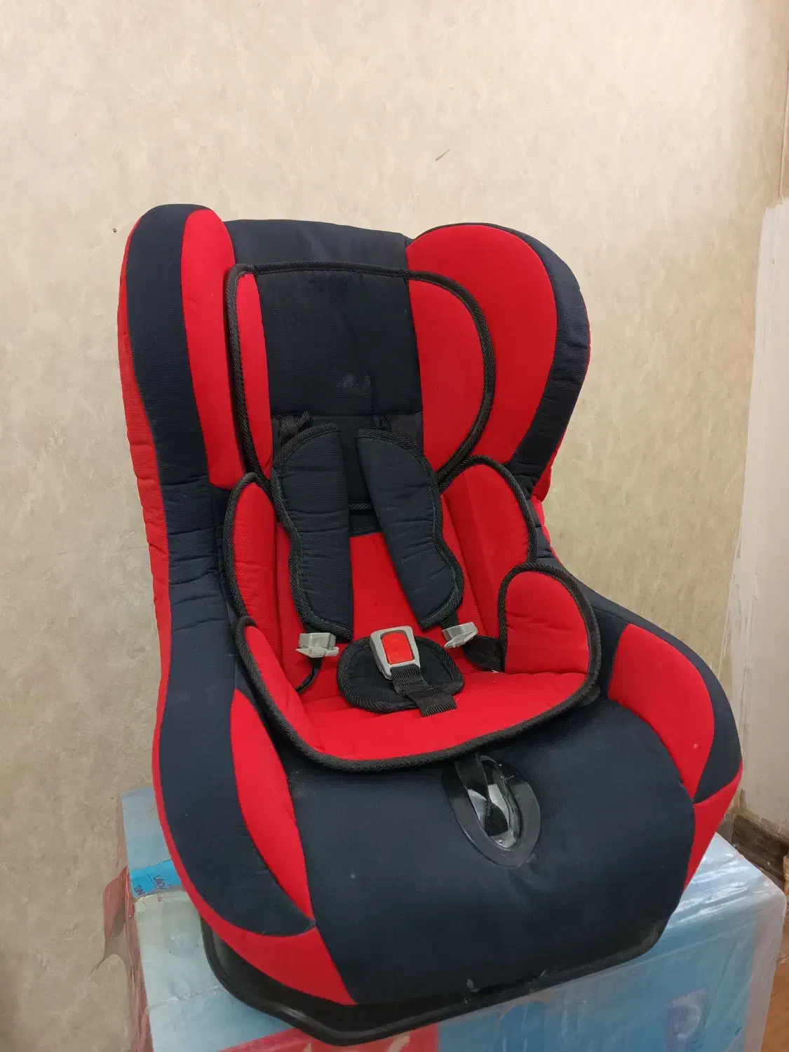 صندلی کودک|تخت و صندلی بچه|کرمان, |دیوار