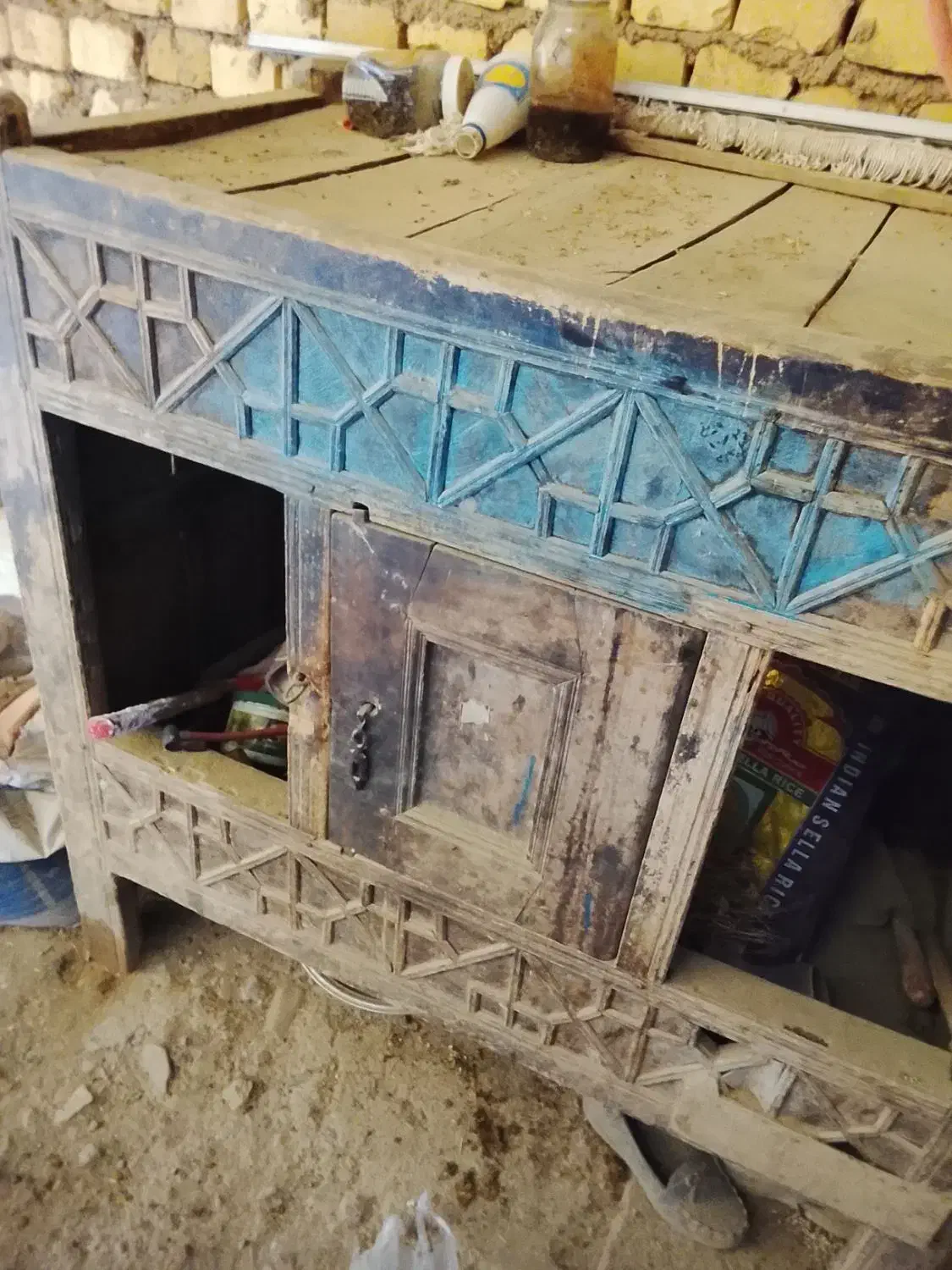 صندوق قدیمی|کلکسیون اشیاء عتیقه|خنجین, |دیوار