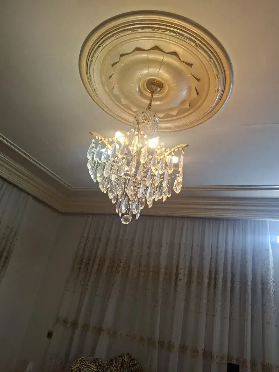 لوستر|لوستر و چراغ آویز|مشهد, کوشش|دیوار