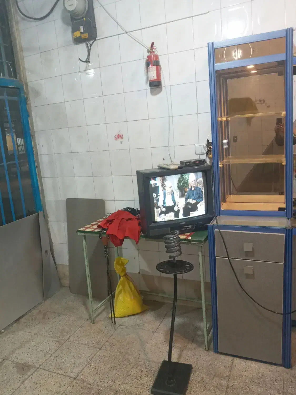 تجهیزات آرایشی و زیبایی|آرایشگاه و سالن‌های زیبایی|لردگان, |دیوار