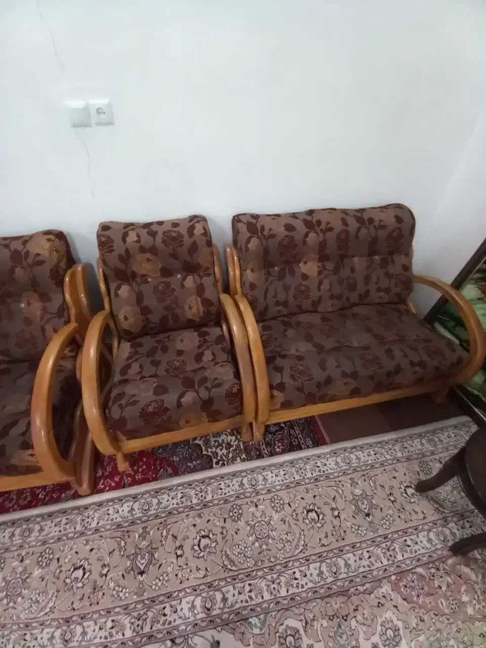 مبل|مبلمان خانگی و میز عسلی|پیر بکران, |دیوار