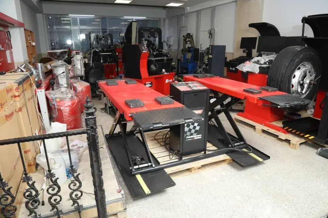 تعمیرو سرویس جک قیچی و دوستون|خدمات پیشه و مهارت|لاهیجان, بازکیاگوراب|دیوار