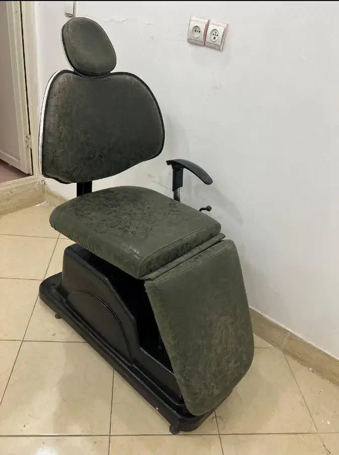 صندلی زیبایی|آرایشگاه و سالن‌های زیبایی|گناباد, |دیوار