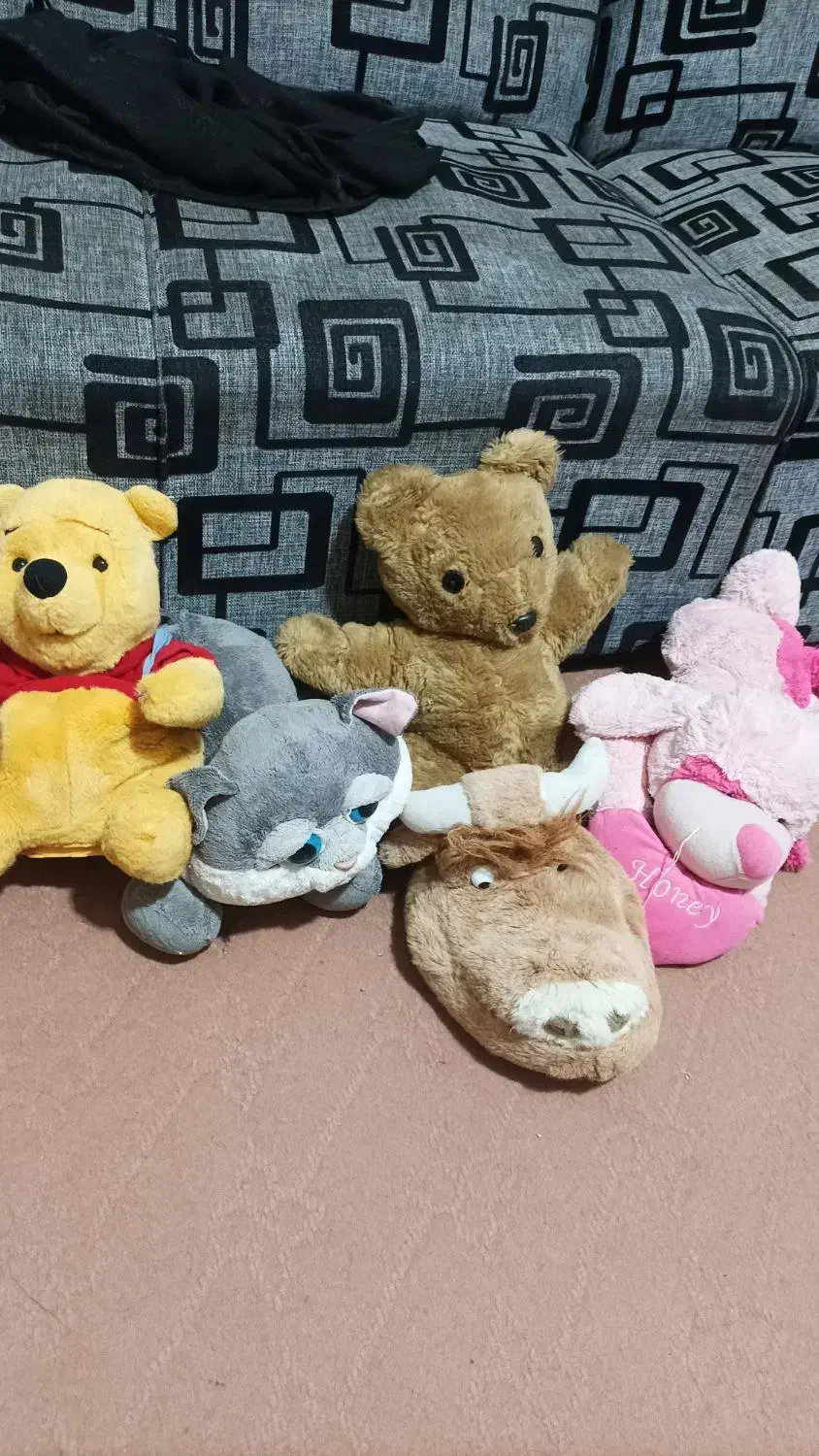 تعدادی عروسک خرسک|اسباب‌بازی بچه|زاهدان, |دیوار