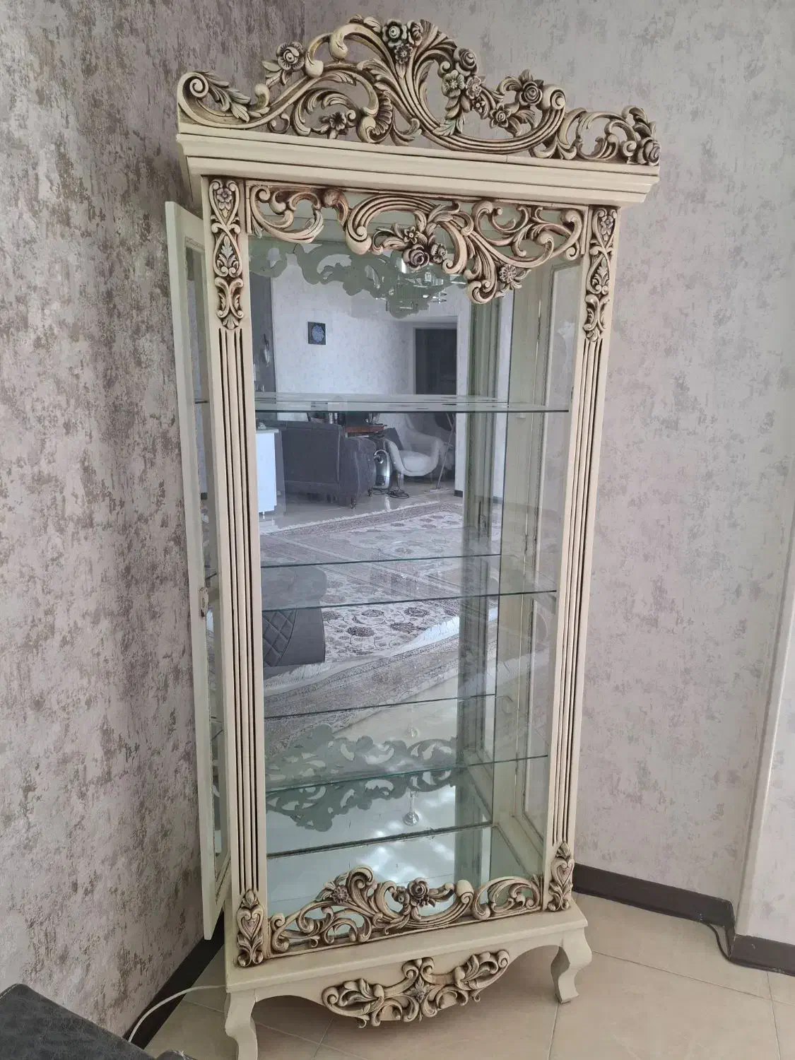 بوفه ویترین کنار سالنی چهار طبقه جنس چوب سالم|بوفه، ویترین، کنسول|اصفهان, ملک‌شهر|دیوار