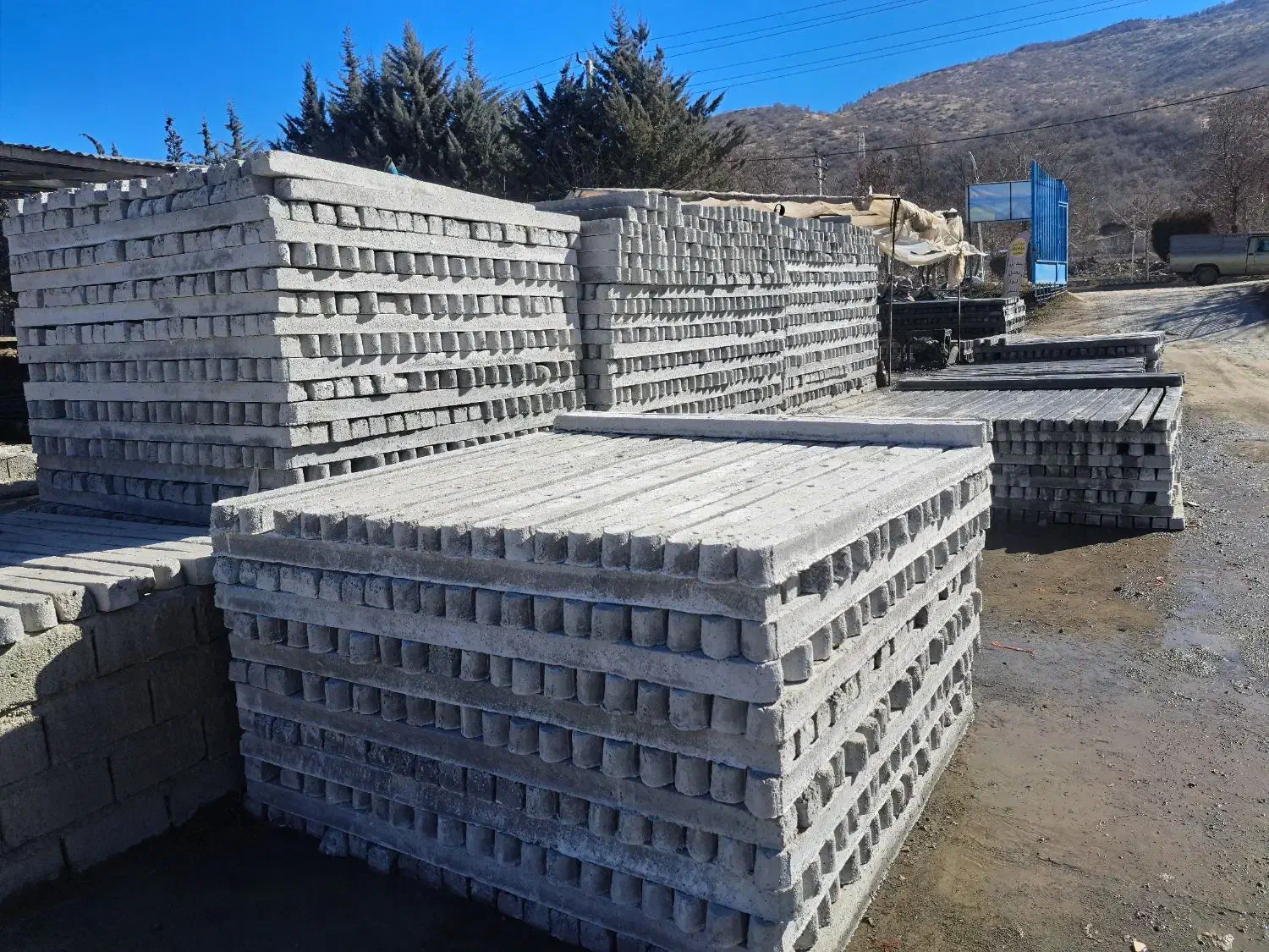 تولیدی فنس و پایه بتنی و فلزی (نبشی و لوله) مریوان|خدمات باغبانی و درختکاری|مریوان, |دیوار