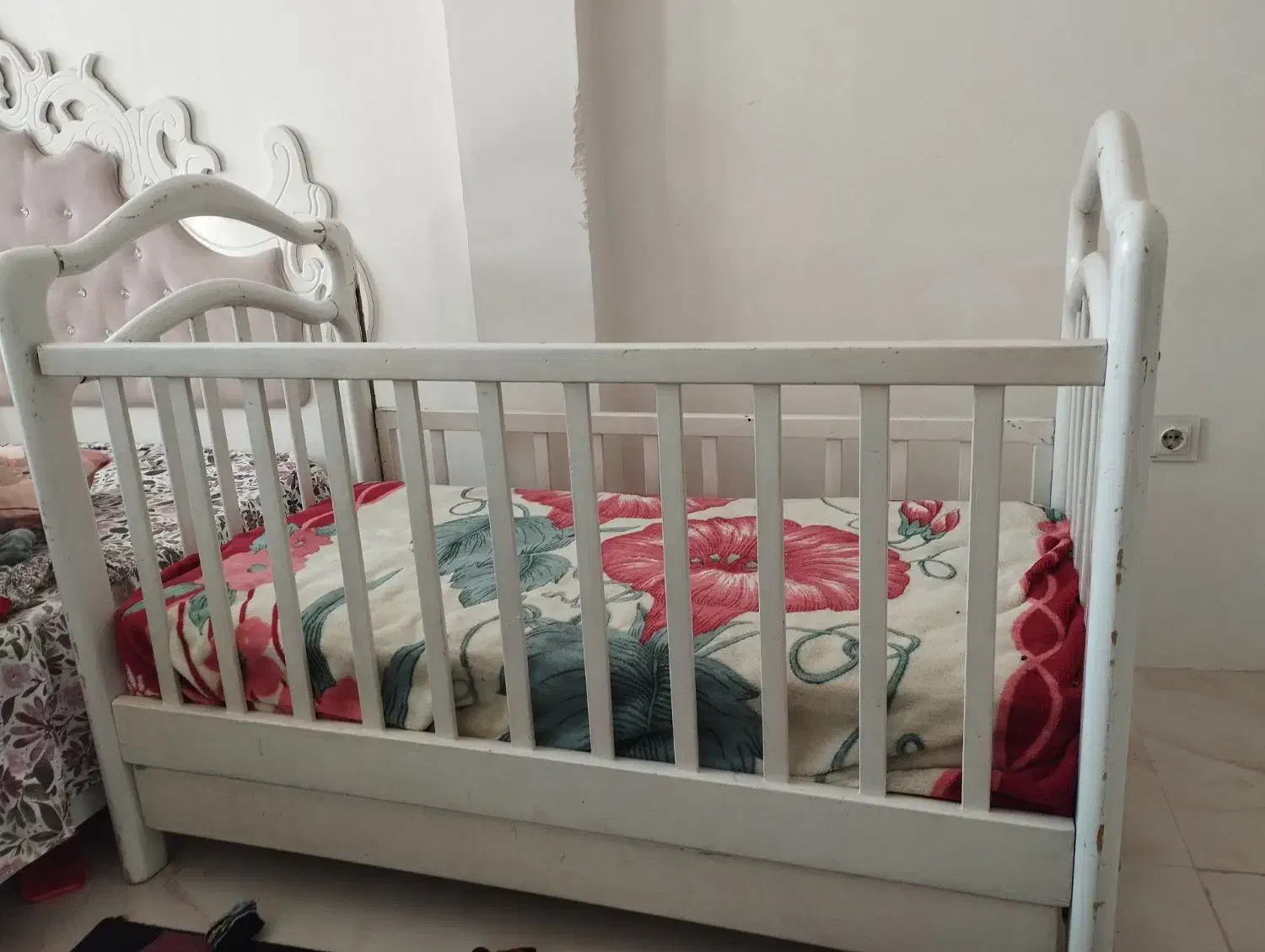 تخت کودک|تخت و صندلی بچه|خرم‌آباد, |دیوار