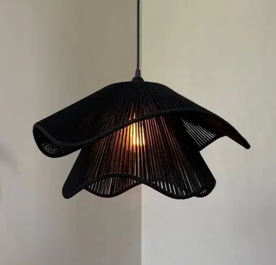 لوستر سبک بوهو با نخ رافیا و مکرومه|لوستر و چراغ آویز|کرج, باغستان|دیوار