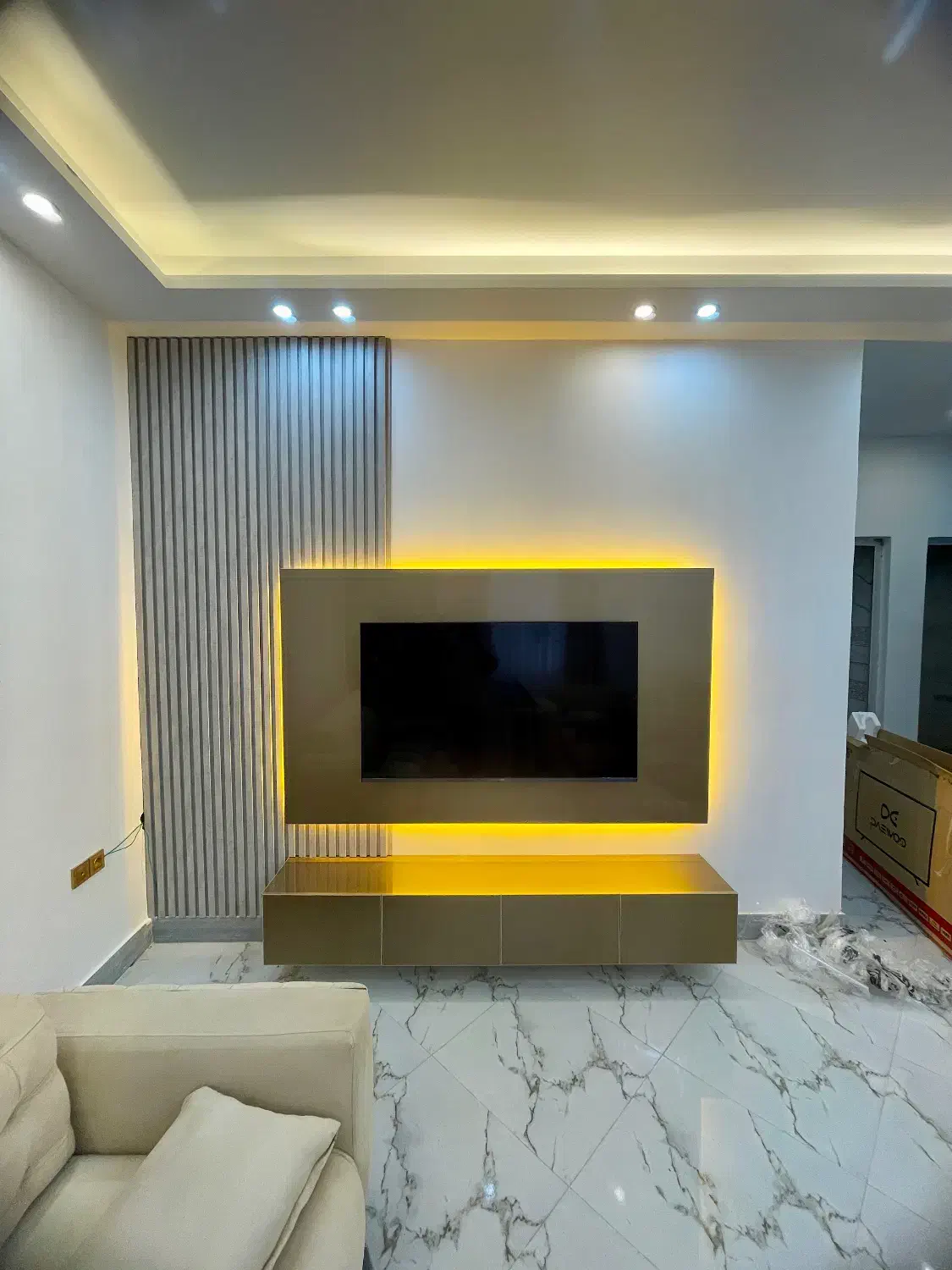 تی وی وال میز تی وی|میز تلویزیون|رشت, معلم|دیوار