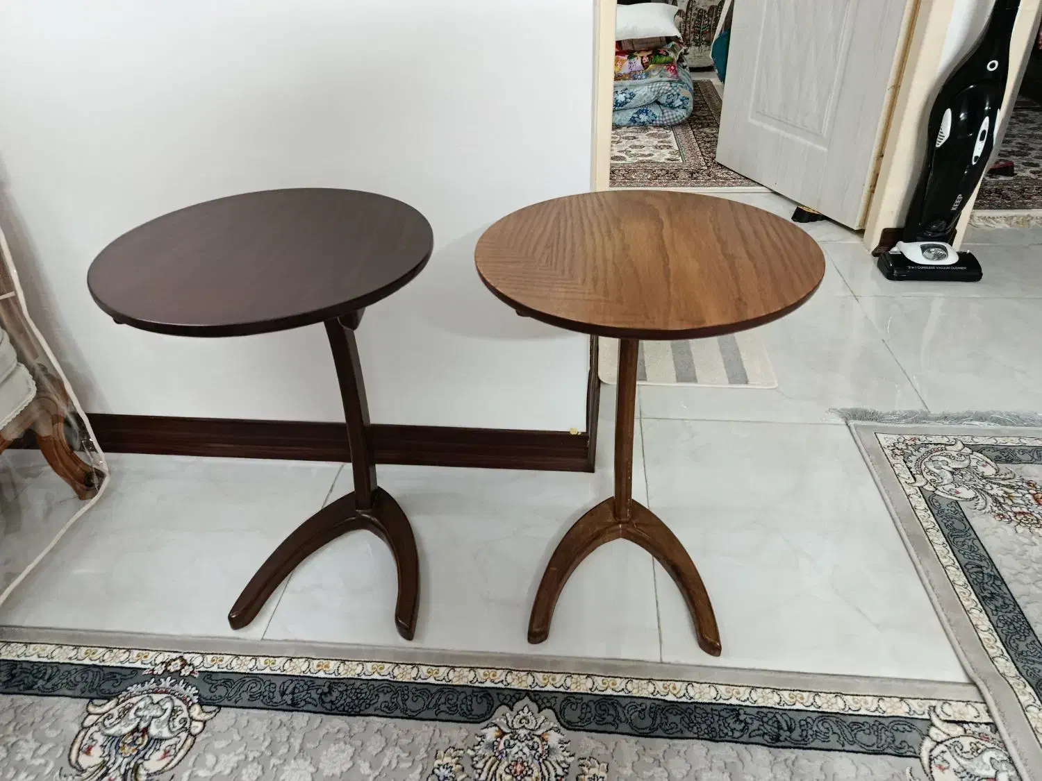 دو تا میز کاملا در حد نو|میز تلفن|مشهد, گاز|دیوار