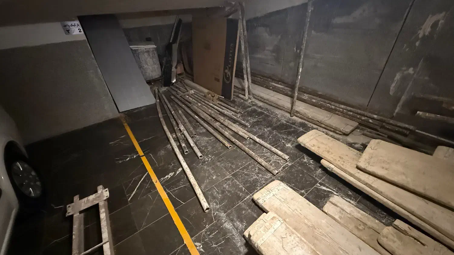 تخته بنایی و لوله داربست به همراه بست|مصالح و تجهیزات ساختمان|تهران, قلهک|دیوار