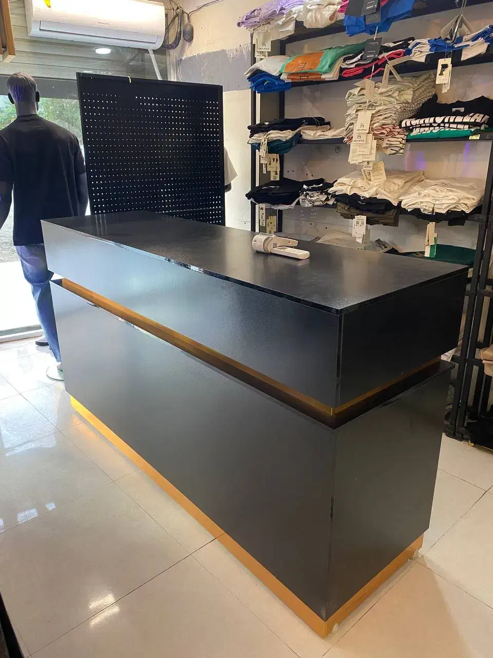 فروش یکجا بوتیک مردانه طبق فاکتور|عمدهفروشی|اسلامشهر, شهرک قائمیه|دیوار