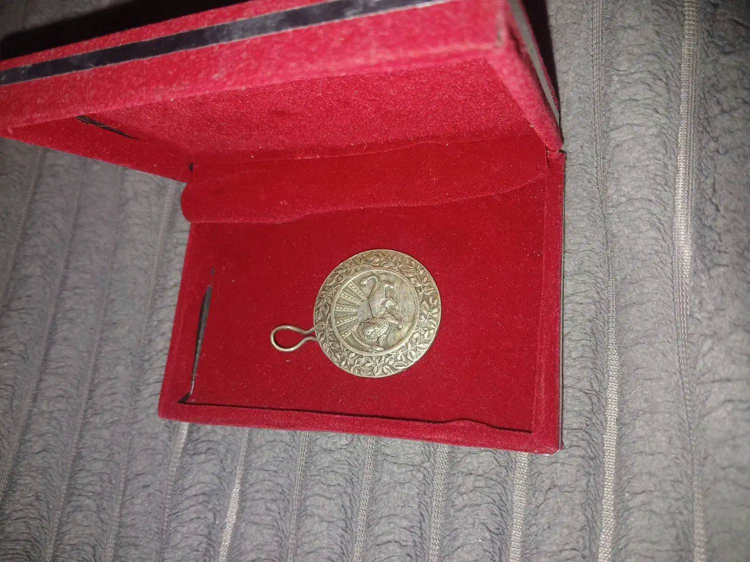 مدال قدیمی|کلکسیون اشیاء عتیقه|تهران, صادقیه|دیوار