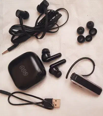 تعدادی آیپد و هنسفری|لوازم جانبی موبایل و تبلت|تهران, تهرانسر مرکزی|دیوار