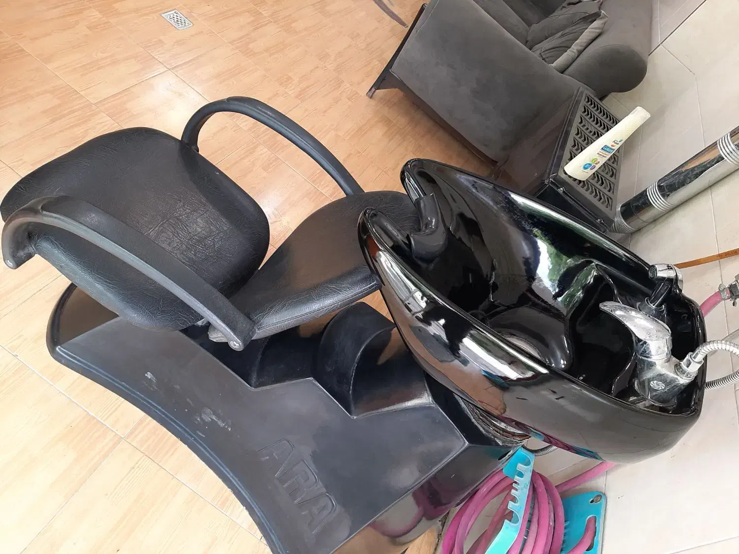 سرشور|آرایشگاه و سالن‌های زیبایی|فلاورجان, |دیوار