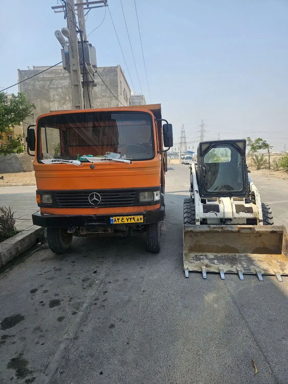 خدمات مینی لودر (بابکت) جابه جایی و صاف کردن بار|خدمات حمل و نقل|بندرعباس, |دیوار