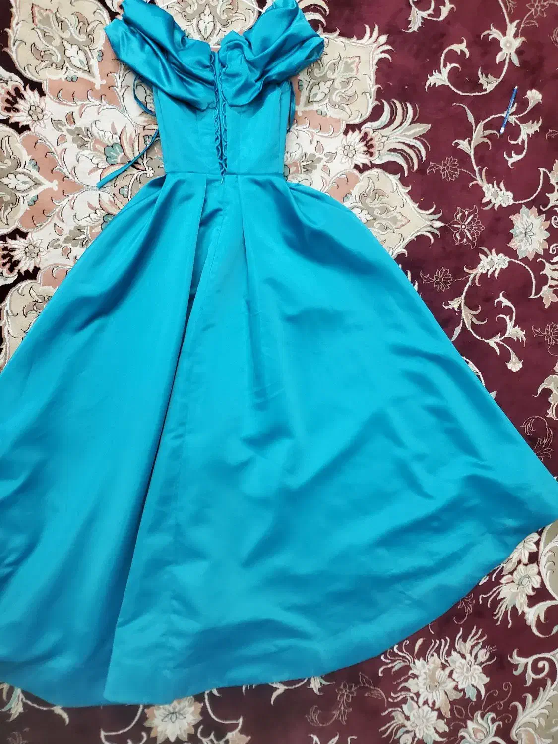 لباس شب|لباس|آمل, |دیوار