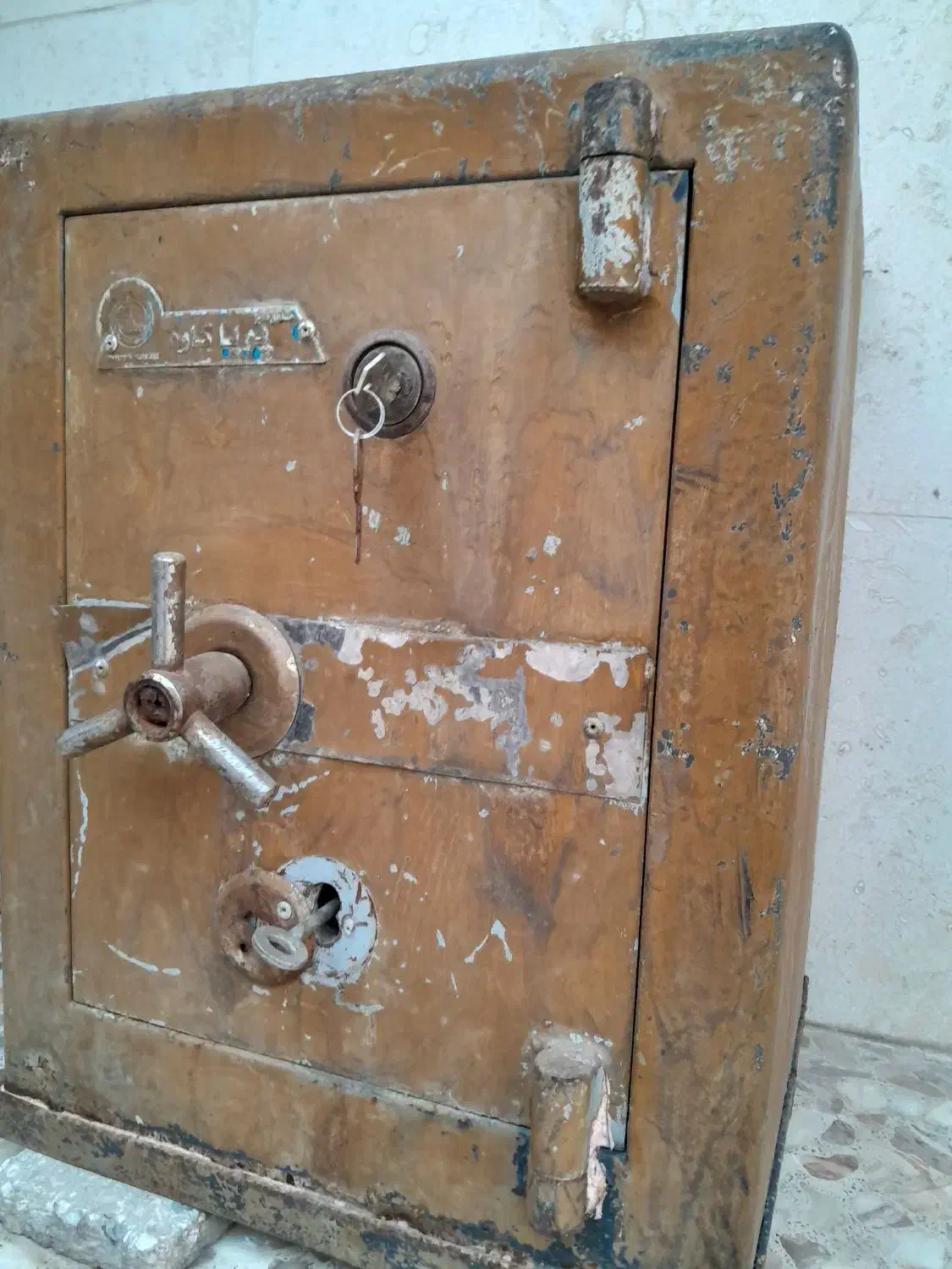 گاوصندوق|ابزارآلات|اهواز, کمپلو جنوبی|دیوار