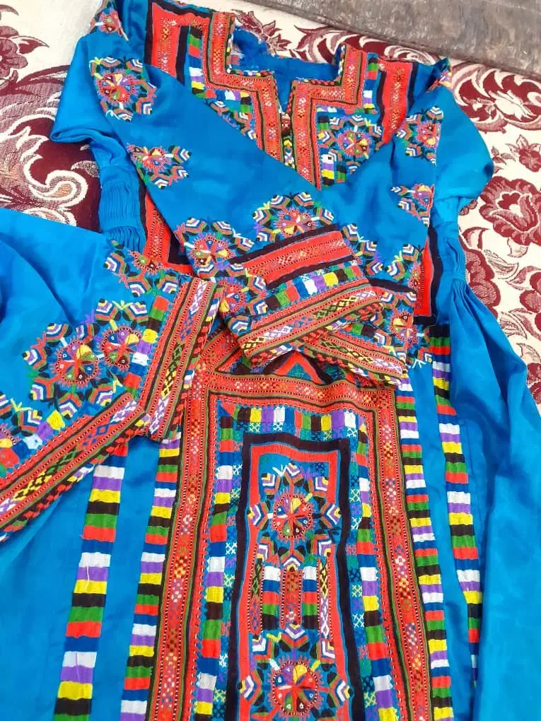 لباس تمام دست|لباس|ایرانشهر, |دیوار