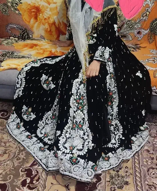 لباس محلی|لباس|شهرکرد, |دیوار