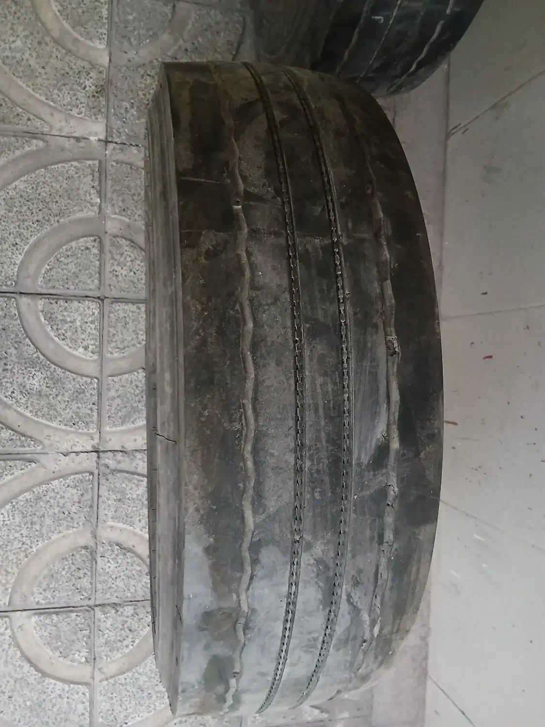 فروش لاستیک کامیونت|قطعات یدکی و لوازم جانبی|لنجان, |دیوار