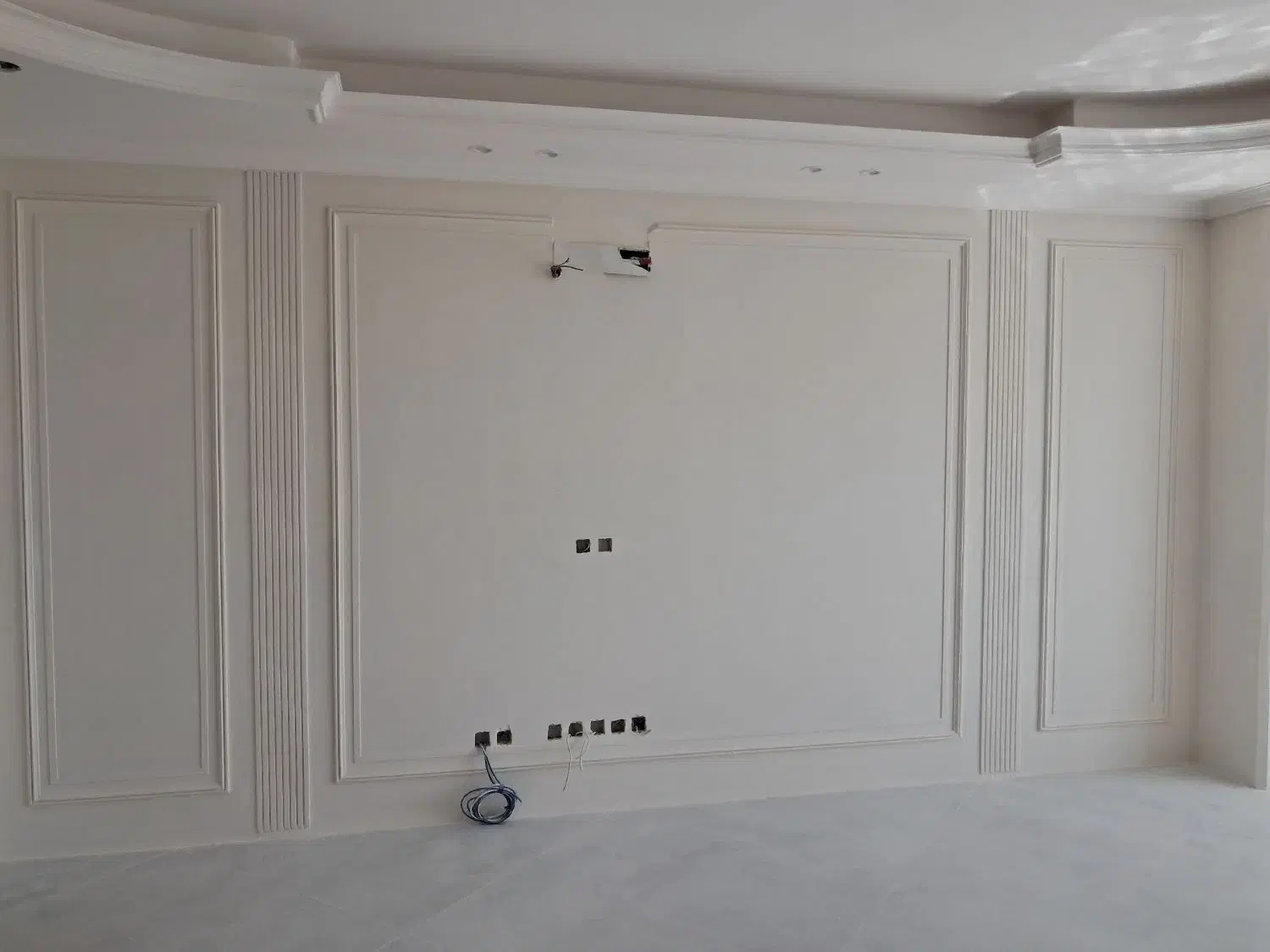 گچبری قاب بندی ابزار زنی رابیس وصفر تا صدسفیدکاری|خدمات پیشه و مهارت|بزینه رود, |دیوار