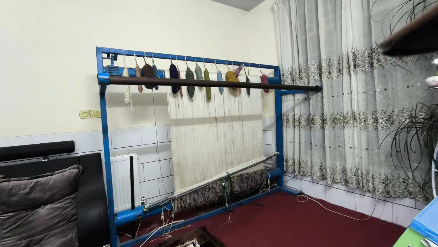 دار قالی با کیفیت ابعاد1.80 در 2 متر|ابزارآلات|کرمان, |دیوار