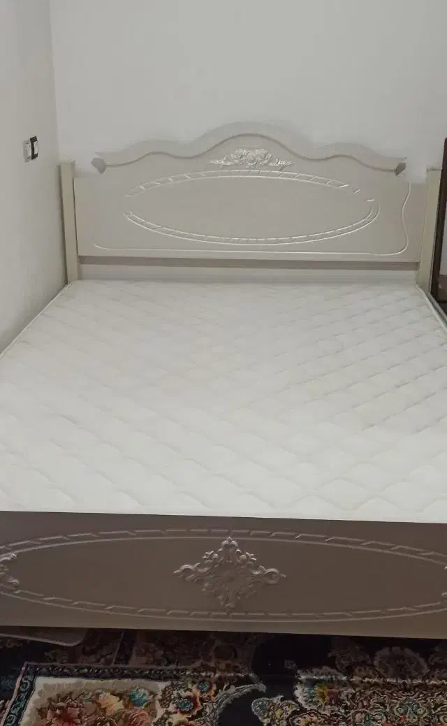 تخت خواب دونفره به همراه تشک|تخت و سرویس خواب|بم, |دیوار