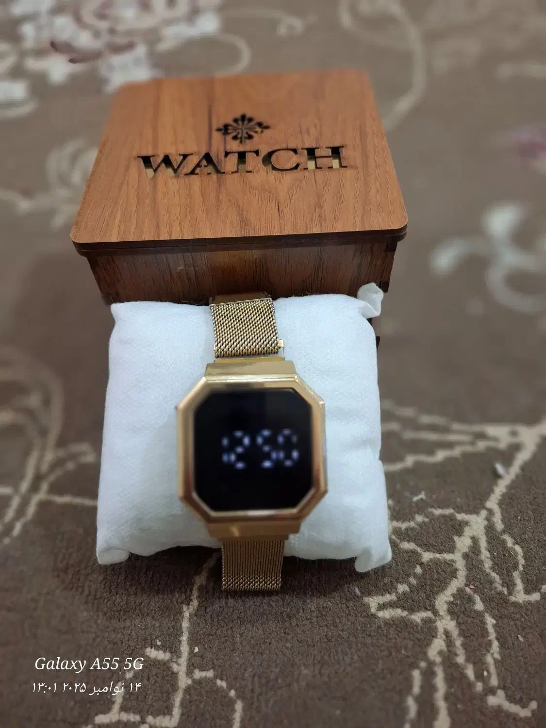 ساعت طرح اژدها|ساعت|جهرم, |دیوار