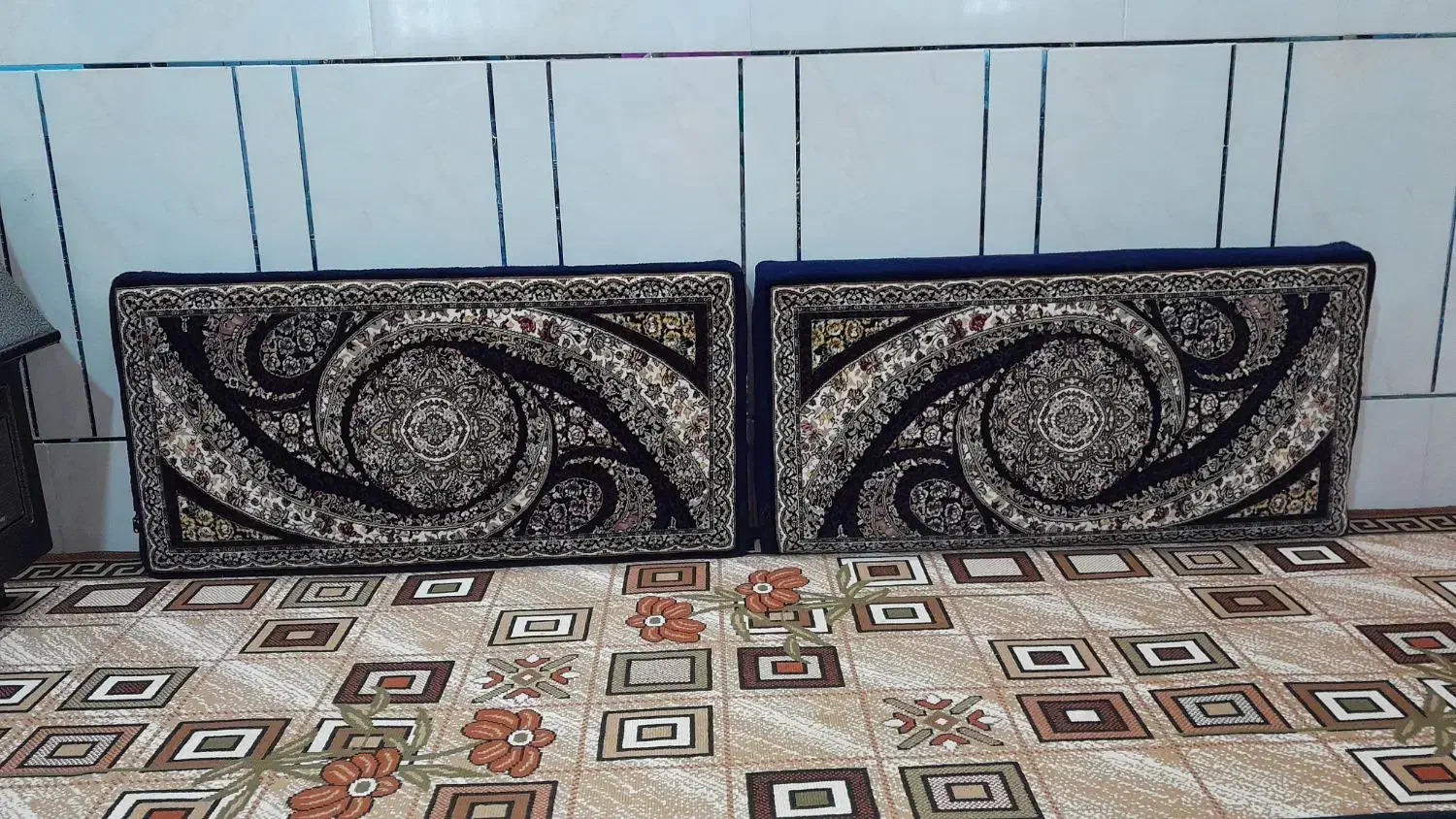 دوعددپشتی کاملا سالم|پشتی|خمین, |دیوار