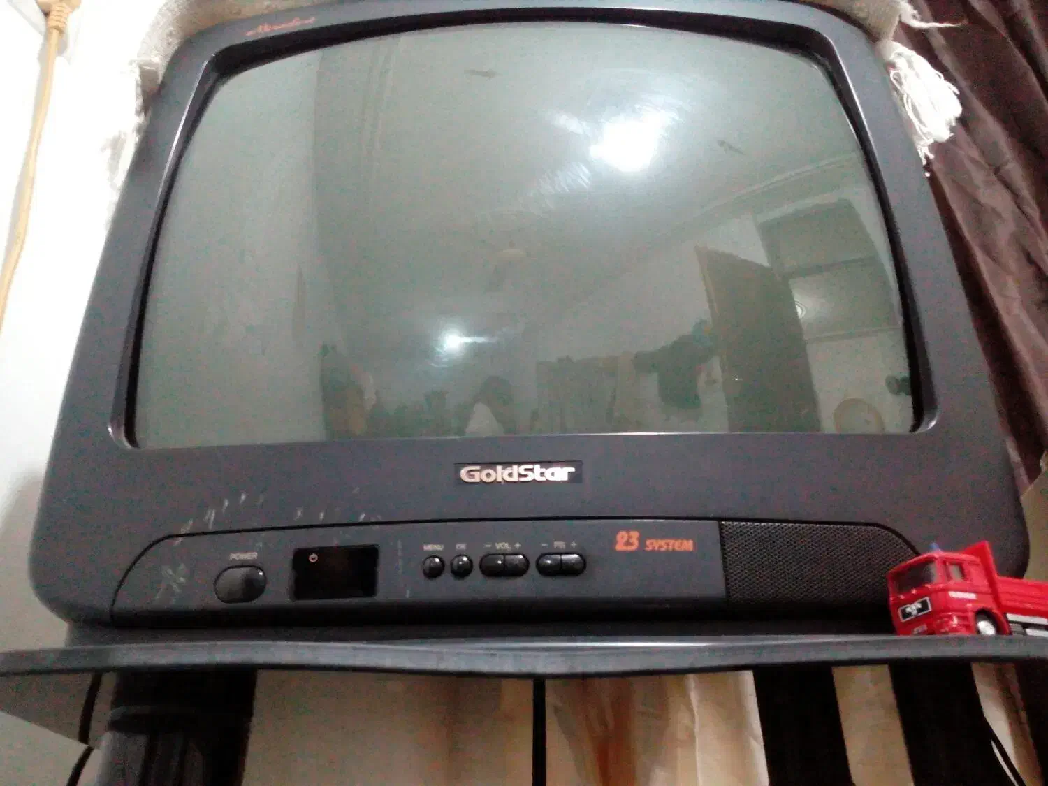 تلوزیون گلداستار|تلویزیون و پروژکتور|رشت, جانبازان|دیوار