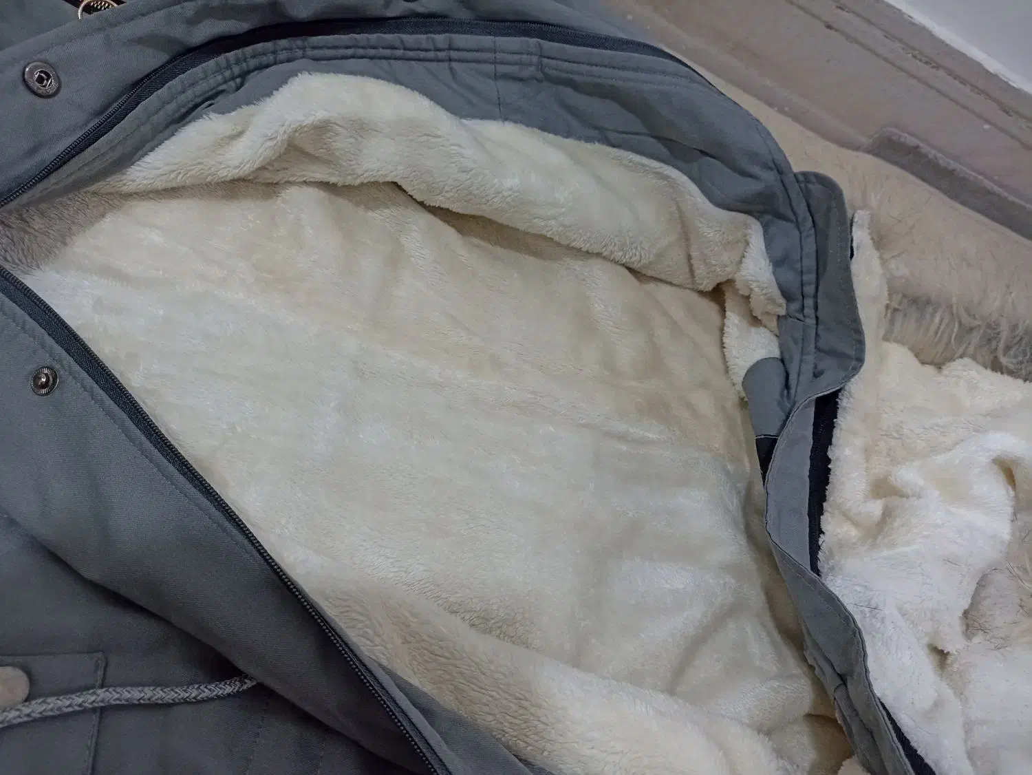 کاپشن|لباس|ملایر, |دیوار