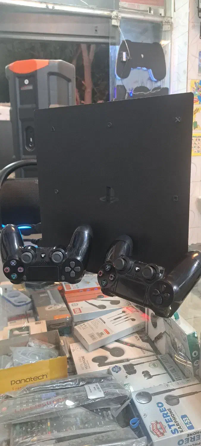 ps4 pro 1tb پلی فور پرو دو دسته فول گیم کپی خور|کنسول، بازی ویدئویی و آنلاین|مشهد, شهرک مهرگان|دیوار