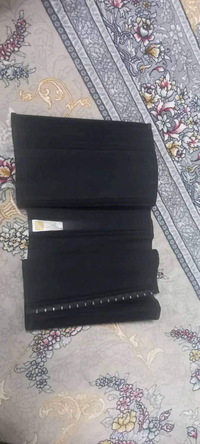 گن در حد نو|لباس|قم, حنیف نژاد|دیوار