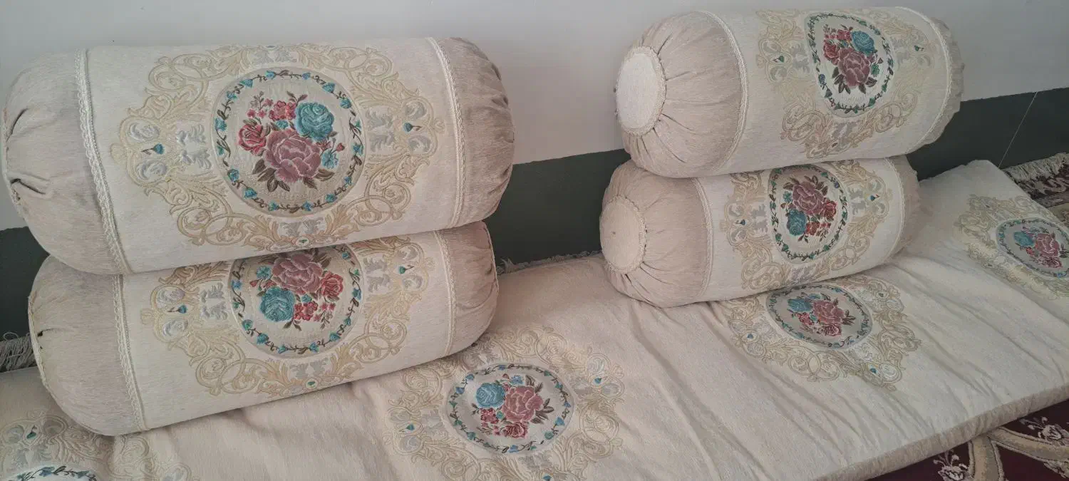 بالشت کناره|رختخواب، بالش، پتو|لردگان, |دیوار