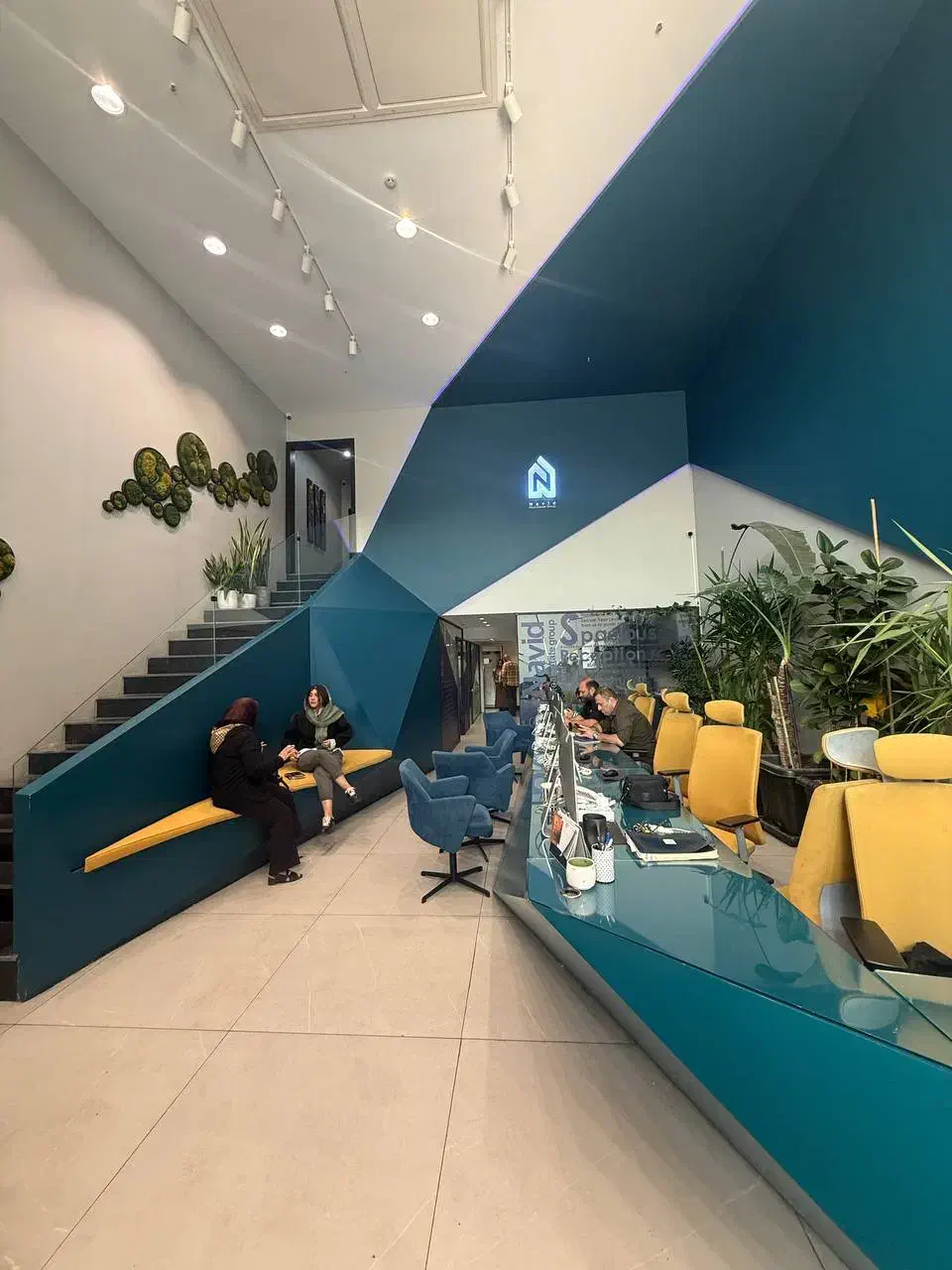 استخدام خانم ها و اقایان جهت کار در اجاره املاک|استخدام بازاریابی و فروش|تهران, فردوس|دیوار