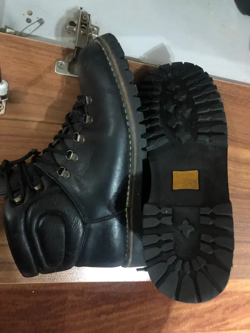 معاوضه بوت کوهنوردی ایتالیایی سایز ۴۴-۴۵|کیف، کفش، کمربند|تهران, پونک|دیوار