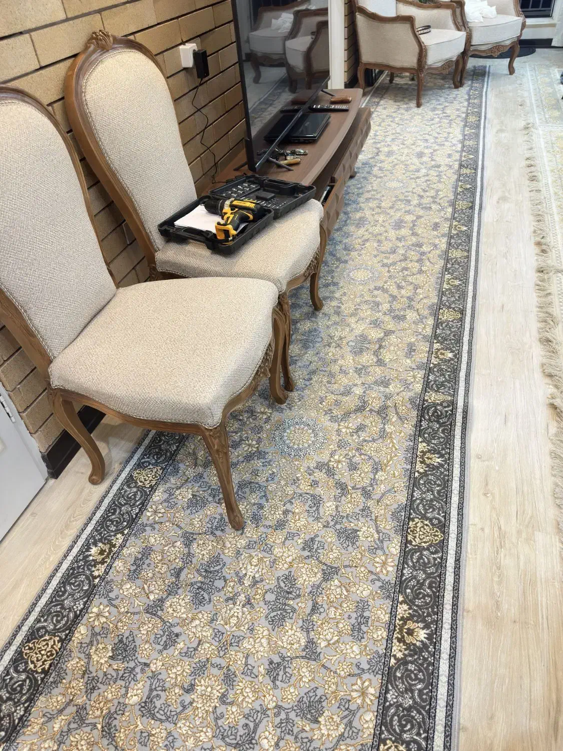 یک عدد فرش کناره نوه نو|فرش|سنندج, |دیوار