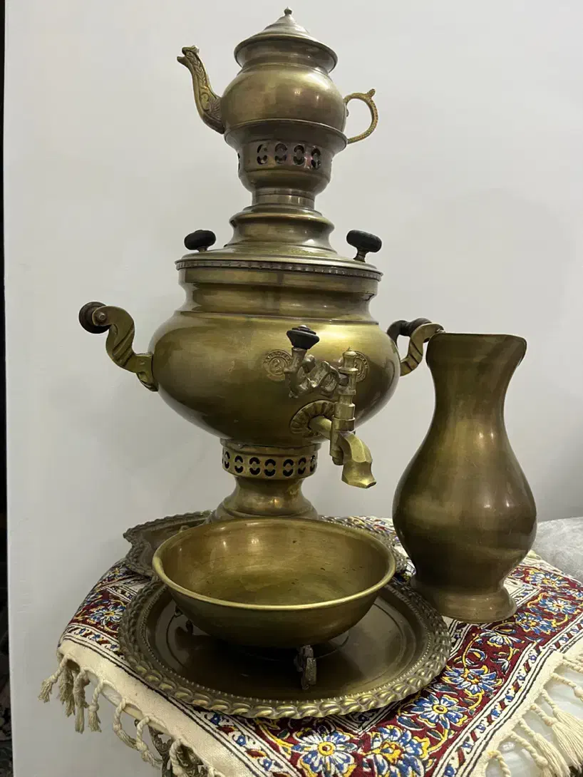 سماور ذغالی برنجی قدیمی ۶لیتری|کلکسیون اشیاء عتیقه|رباطکریم, رباطکریم|دیوار