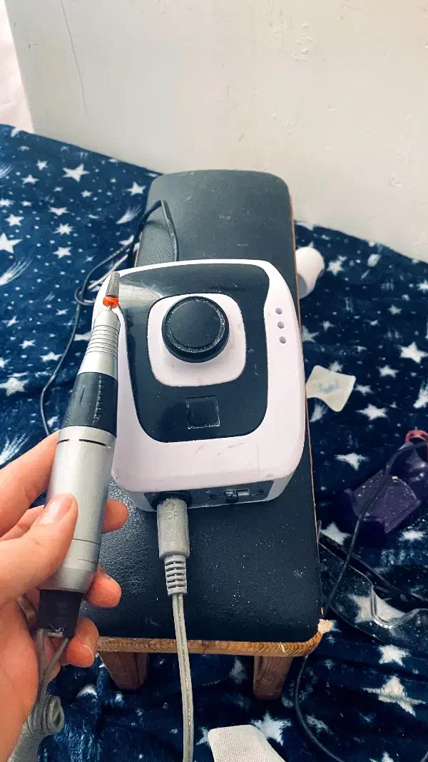 وسایل کاشت ناخن|آرایشگاه و سالن‌های زیبایی|کرمان, |دیوار