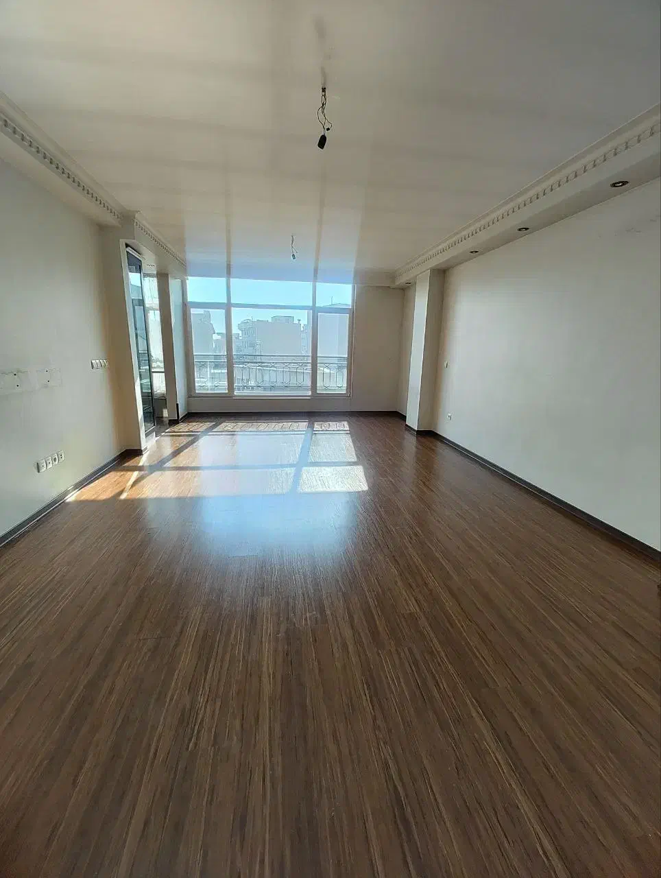 ۹۰متر/۲خواب/۱۰ساله شیک فول امکانات/تاپ لوکیشن