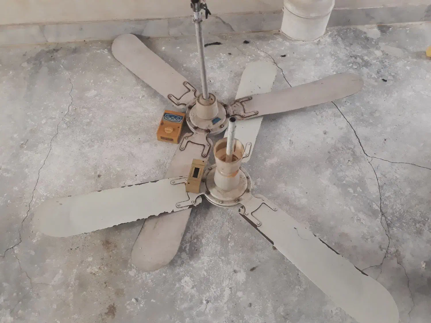 فروش به دلیل  جابجایی|لوستر و چراغ آویز|رشت, رودبارتان|دیوار