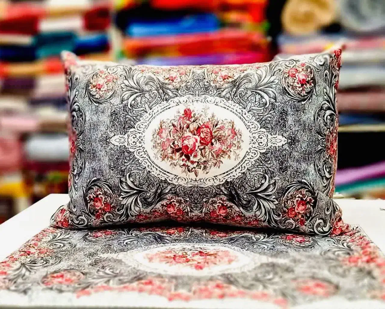 بالشتی|رختخواب، بالش، پتو|کاشان, طاهرآباد|دیوار