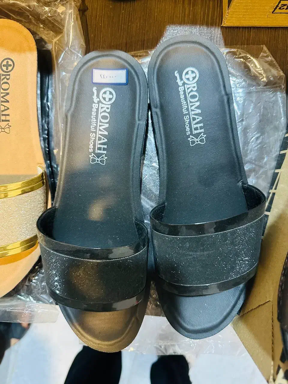 دمپایی|کیف، کفش، کمربند|زاهدان, |دیوار