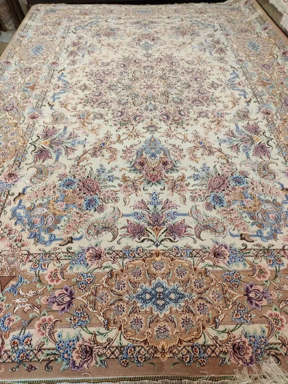 فرش اصفهان چله و گل وکف ابریشم حدود 60 رج|فرش|تهران, فرمانیه|دیوار