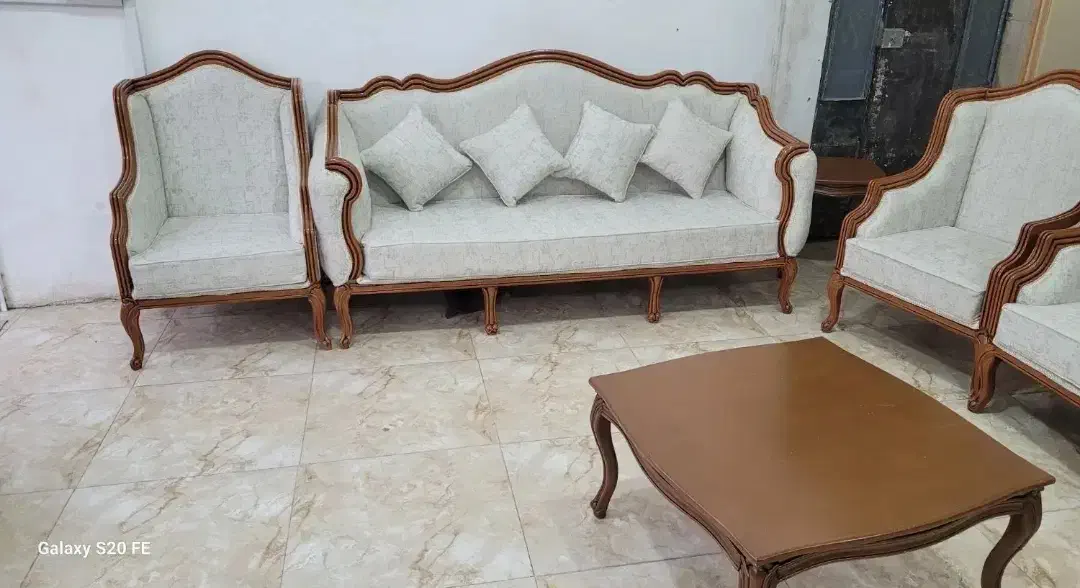 مبل کویین امیرلک همراه جلومبلی عسلی|مبلمان خانگی و میز عسلی|صفادشت, |دیوار