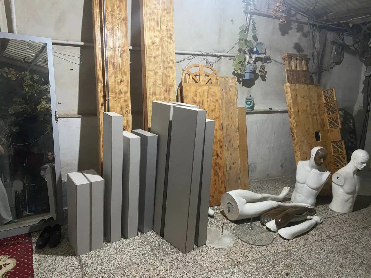 مانکن و ویترین و قفسه و چوب کار|فروشگاه و مغازه|هشتگرد, شهرک بعثت|دیوار