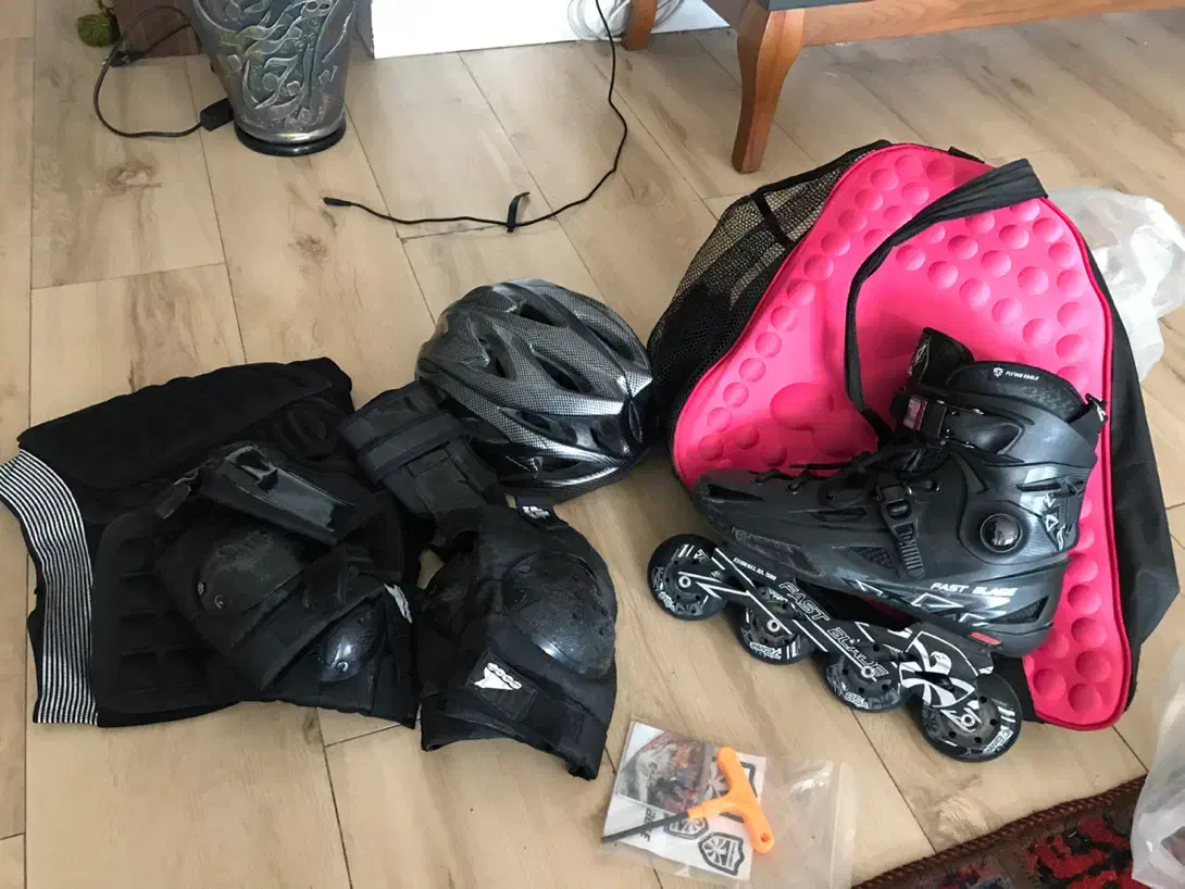 اسکیت فست بلید با کلاه وکیف زانوبند ومچ بند|دوچرخه، اسکیت، اسکوتر|تهران, ازگل|دیوار