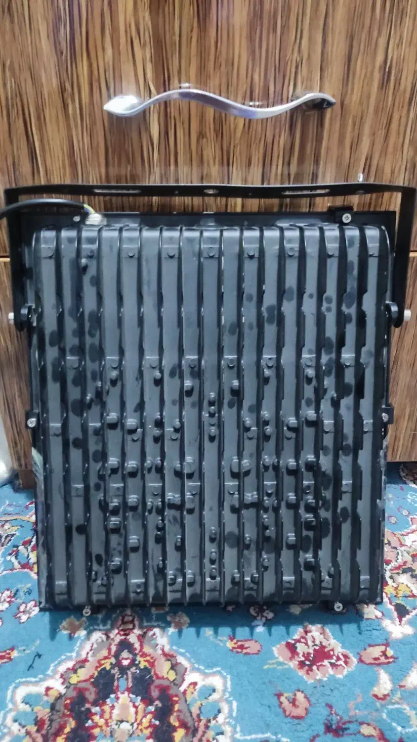 یک عدد نورافکن قویی|لامپ و چراغ|خاش, |دیوار